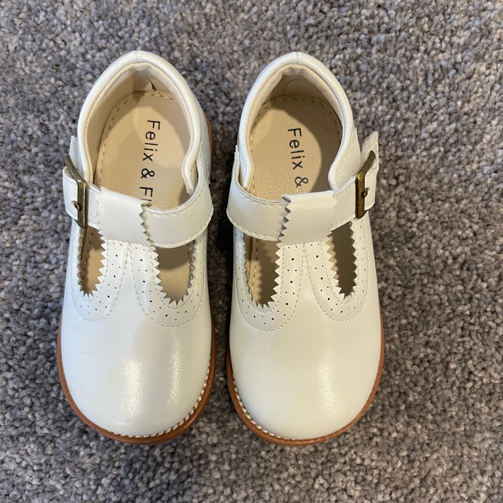 Toddler Girl Mary Jane Dress Shoes - Ballet Flats for Easter.